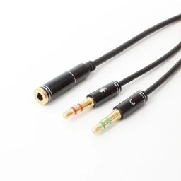 Adaptador de audio 2 Plug 3.5 Microfono / Auricular a Jack 3.5 de  4 Contactos Metlico NIPPON